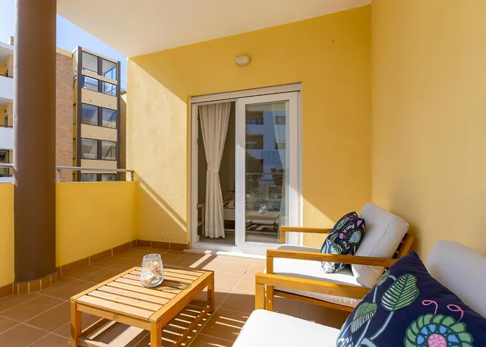 Charming 3 Bedroom Apartment Close To Historic Center-Lagos