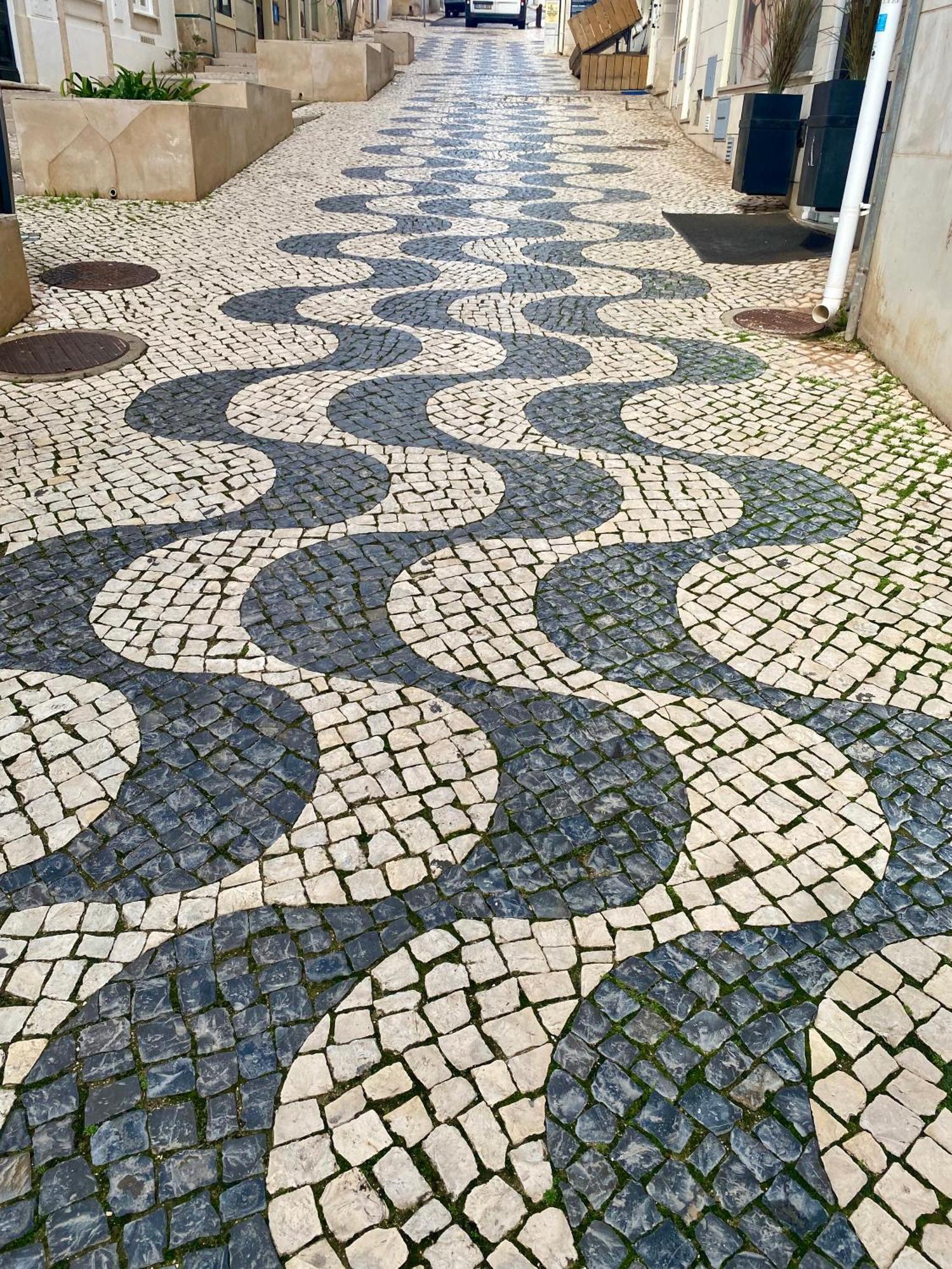 Charming 3 Bedroom Close To Historic Center-lagos Apartment *
