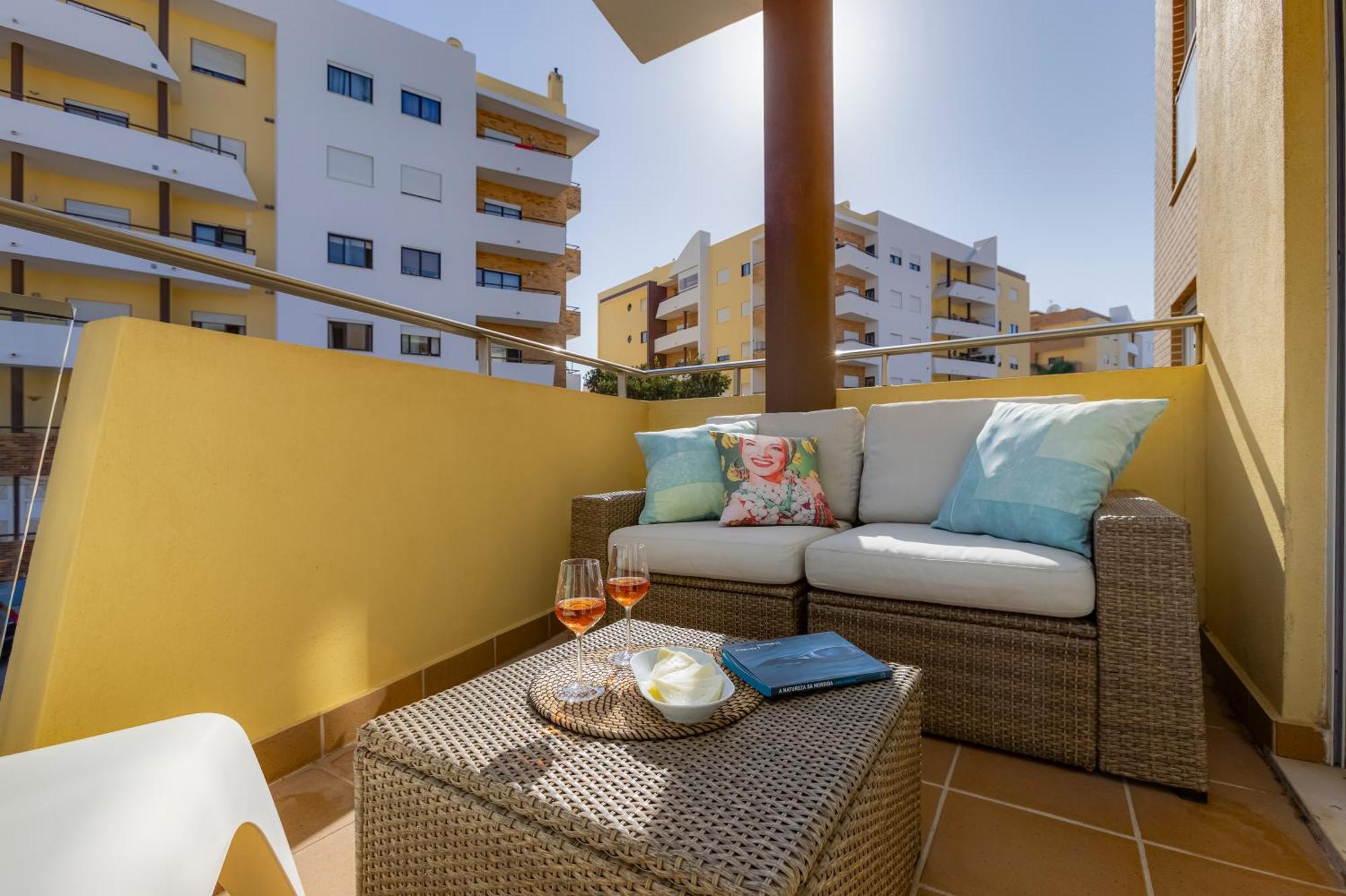 Apartment Charming 3 Bedroom Close To Historic Center-lagos *