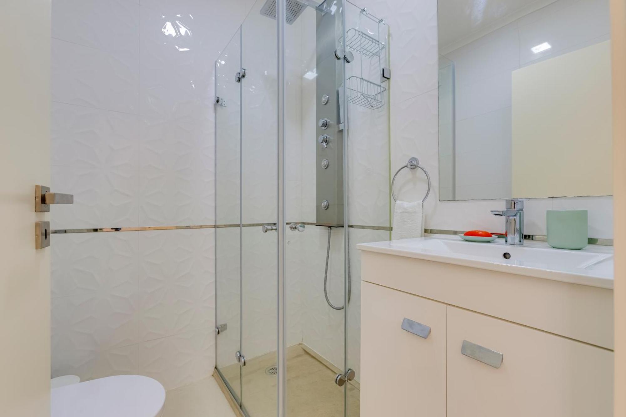 Charming 3 Bedroom Close To Historic Center-lagos Apartment