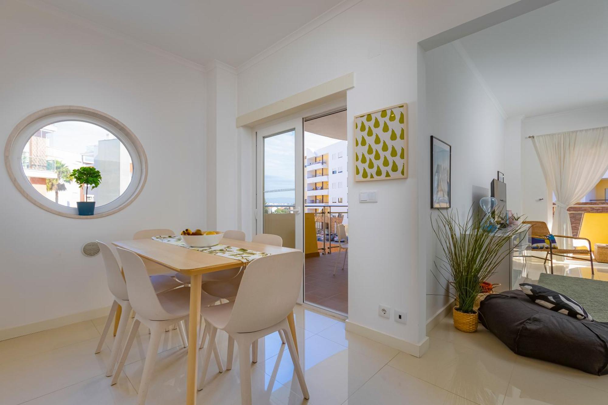 Apartment Charming 3 Bedroom Close To Historic Center-lagos Lagos
