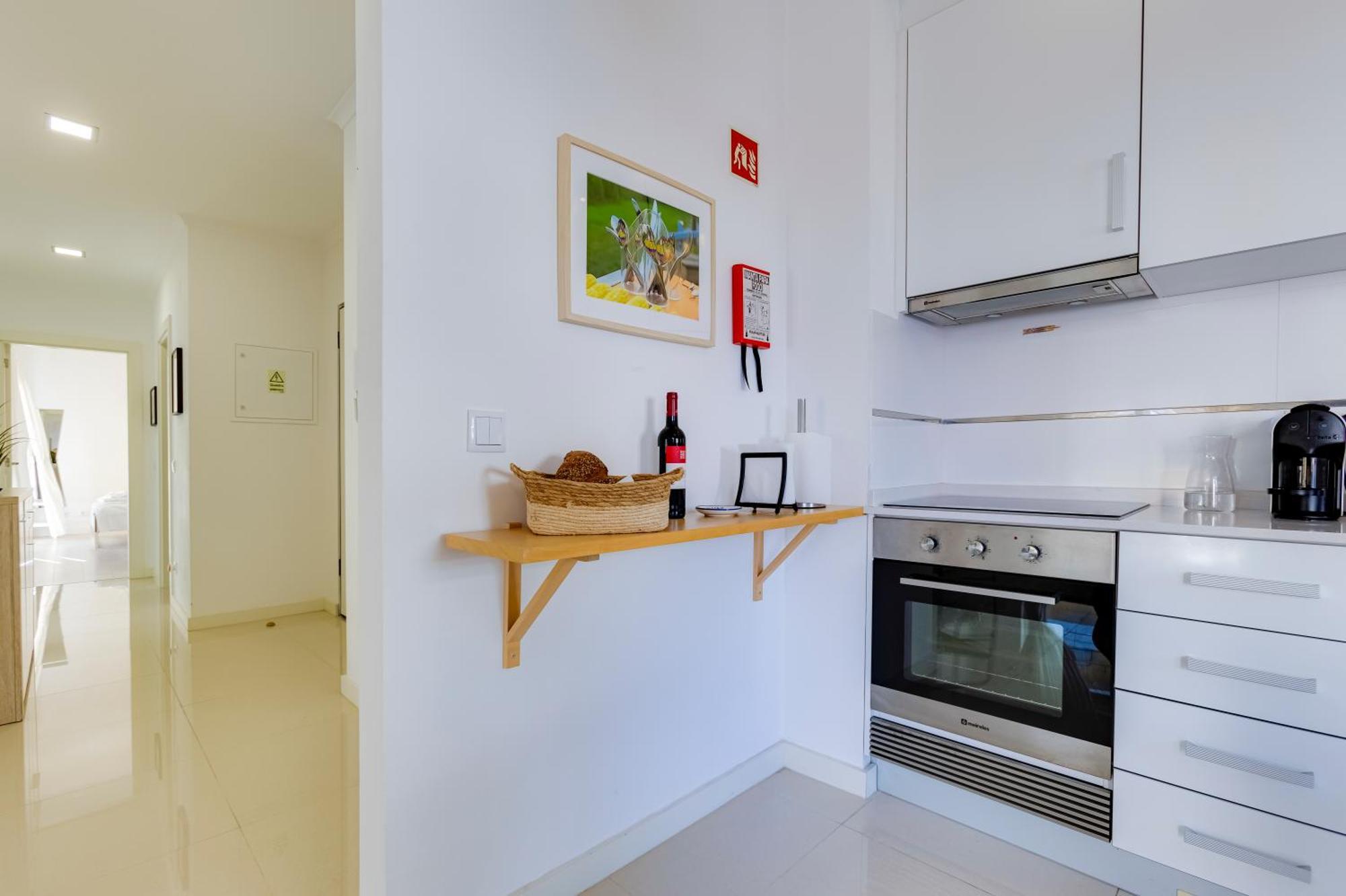 Charming 3 Bedroom Close To Historic Center-lagos Apartment *