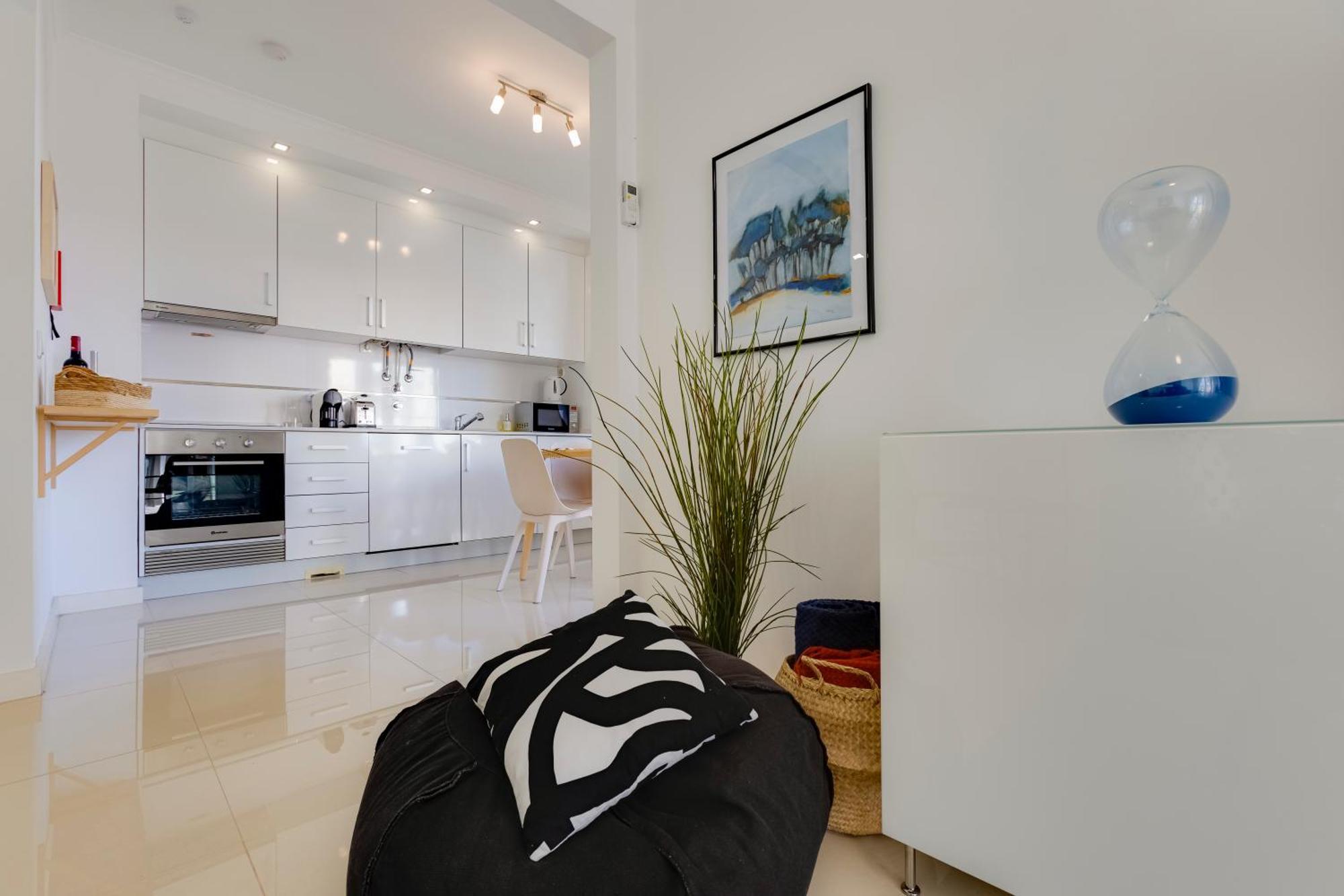 Charming 3 Bedroom Close To Historic Center-lagos *